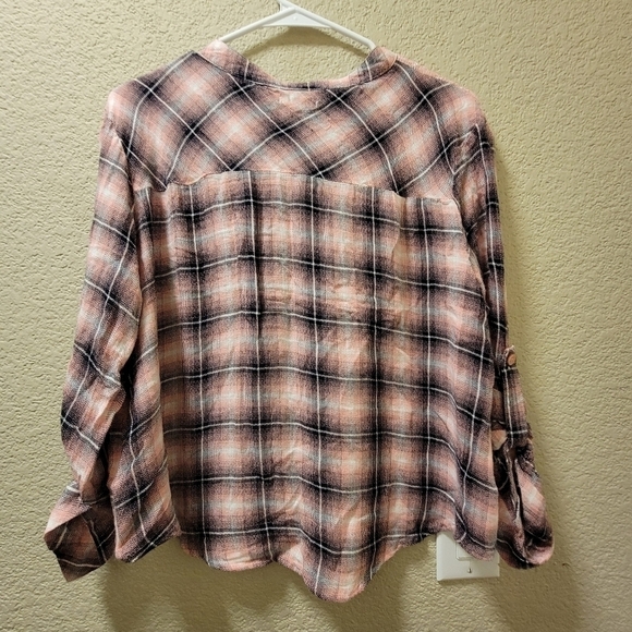 Hazel plaid blouse with lace detail - Picture 5 of 5